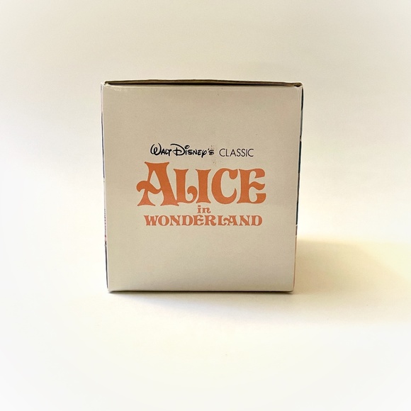 VTG Walt Disney’s Classic Alice in Wonderland Mug with Box - Picture 10 of 13